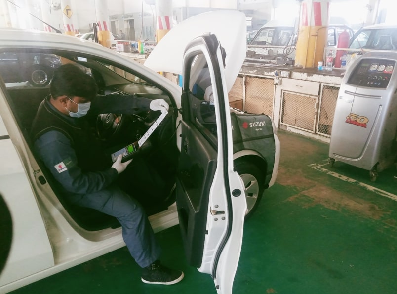 Suzuki-Gujrat-Motors-car-scanning